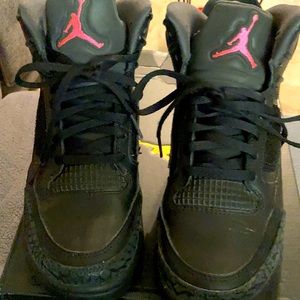 Air Jordan 1 mid BG size 4.5y